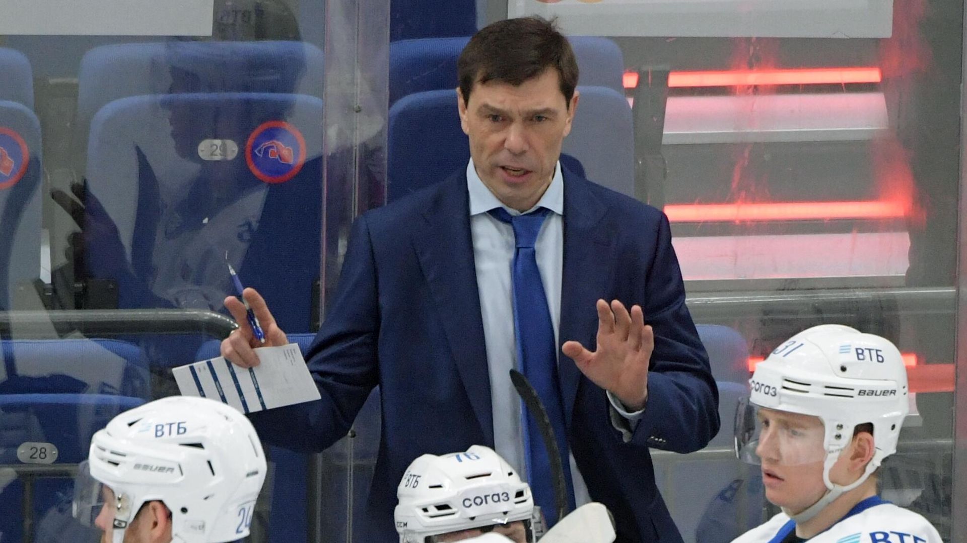 Главный тренер московского Динамо Алексей Кудашов Главный тренер московского Динамо Алексей Кудашов - РИА Новости, 1920, 04.02.2024