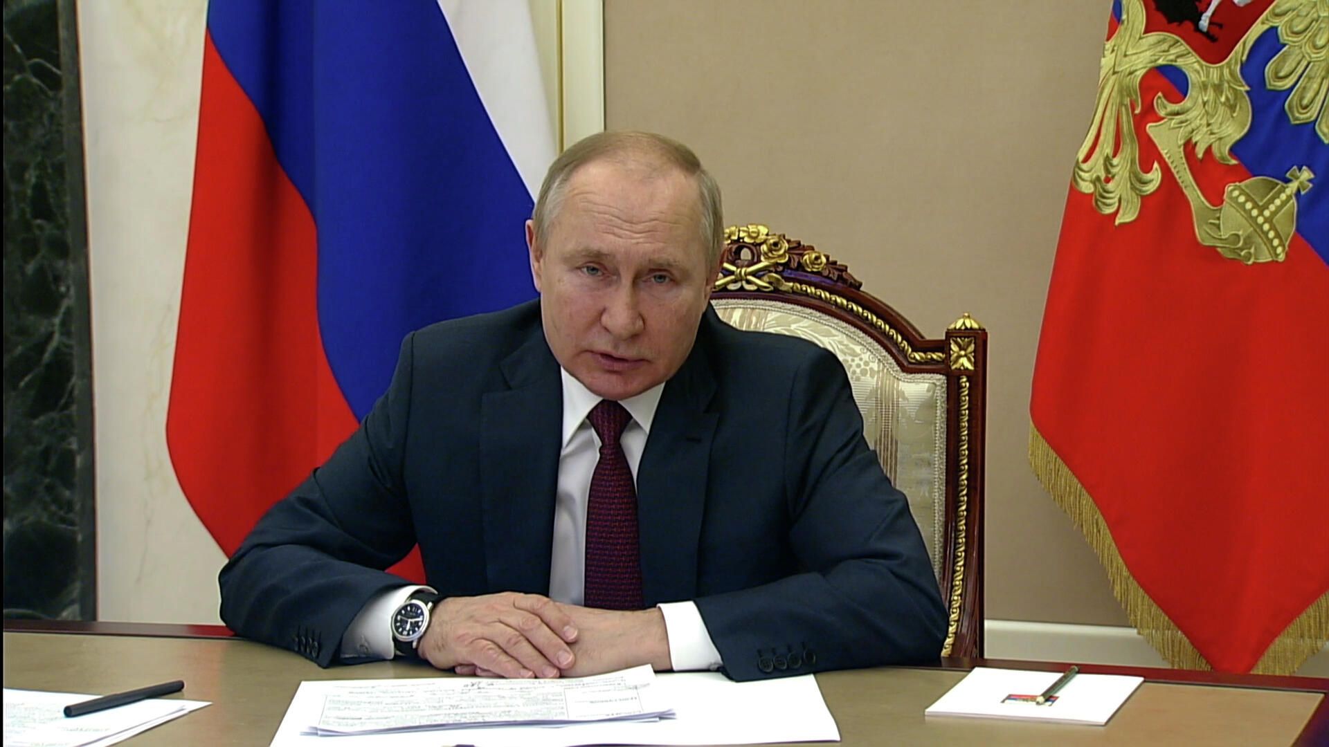 Путин предложил проиндексировать пенсии выше инфляции Путин предложил проиндексировать пенсии выше инфляции - РИА Новости, 1920, 12.01.2022