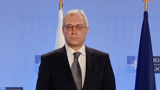 Заместитель министра иностранных дел России Александр Грушко перед началом заседания Совета Россия - НАТО в Брюсселе