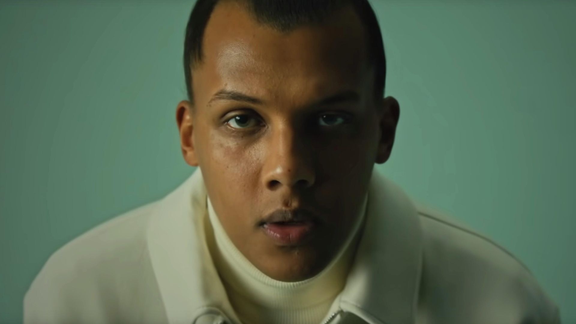 Кадр из клипа Stromae L’enfer Кадр из клипа Stromae L’enfer - РИА Новости, 1920, 14.01.2022