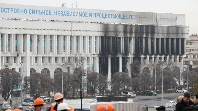 Пострадавшее от пожара здание Акимата в Алма-Ате Пострадавшее от пожара здание Акимата в Алма-Ате