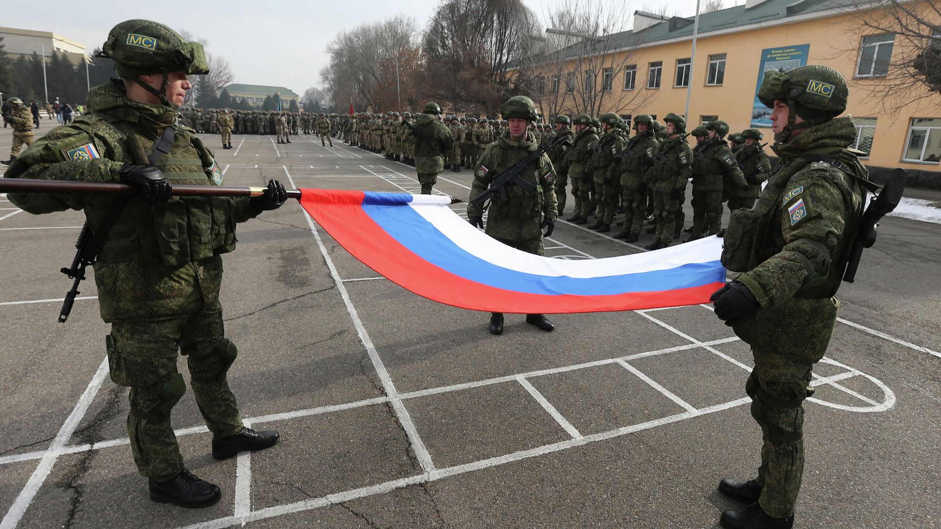 Российские военнослужащие во время церемонии, посвященной выводу миротворческих сил ОДКБ из Казахстана Российские военнослужащие во время церемонии, посвященной выводу миротворческих сил ОДКБ из Казахстана - РИА Новости, 1920, 13.01.2022