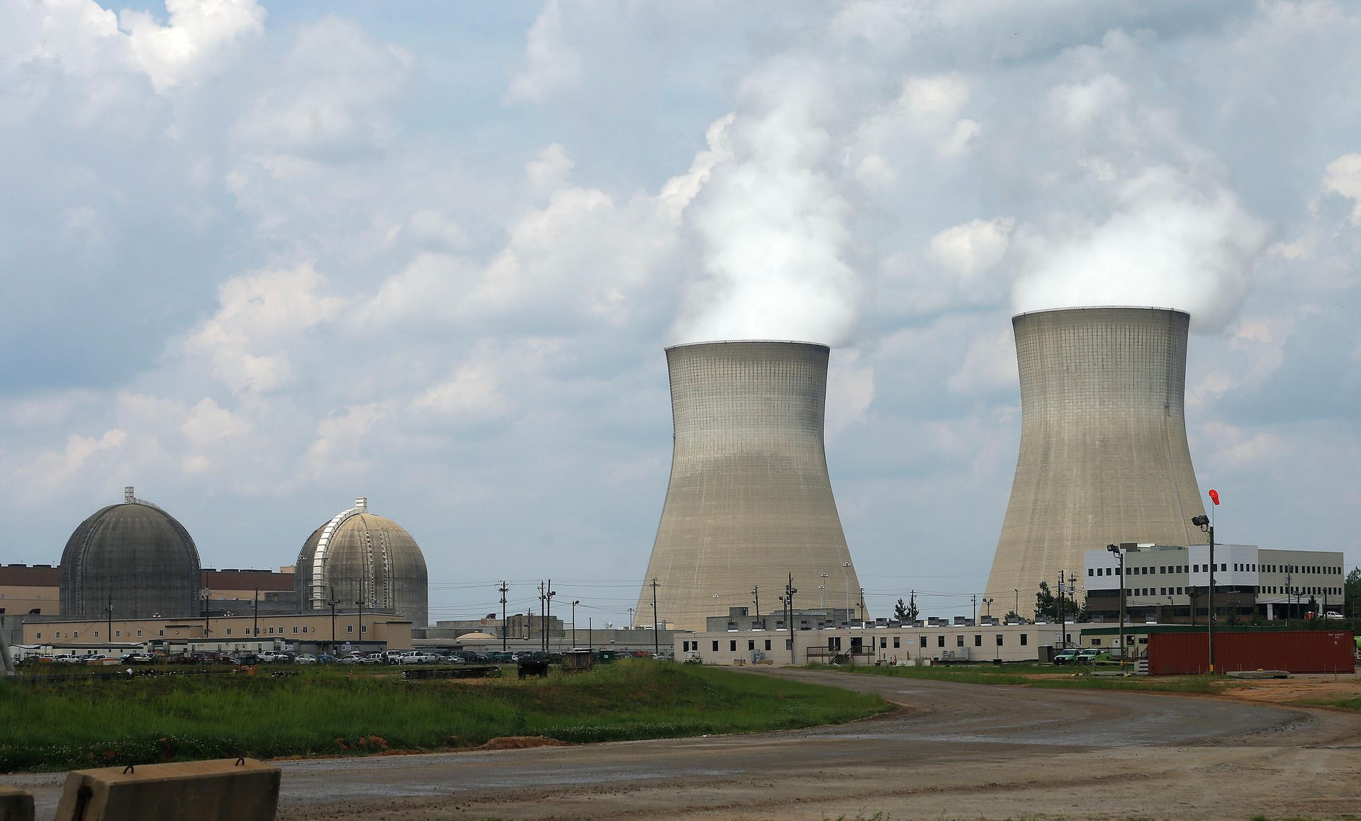 Атомная электростанции Plant Vogtle в Уэйнсборо в США Атомная электростанции Plant Vogtle в Уэйнсборо в США - РИА Новости, 1920, 13.01.2022