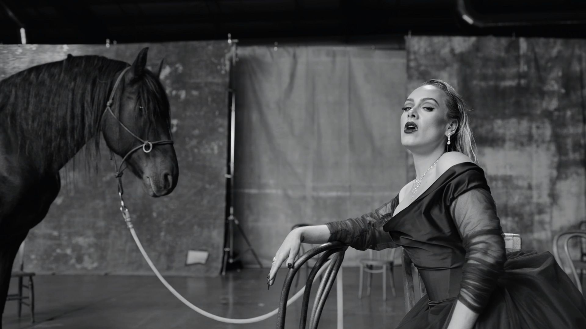 Adele - Oh My God. Кадр из видео Adele - Oh My God. Кадр из видео - РИА Новости, 1920, 13.01.2022