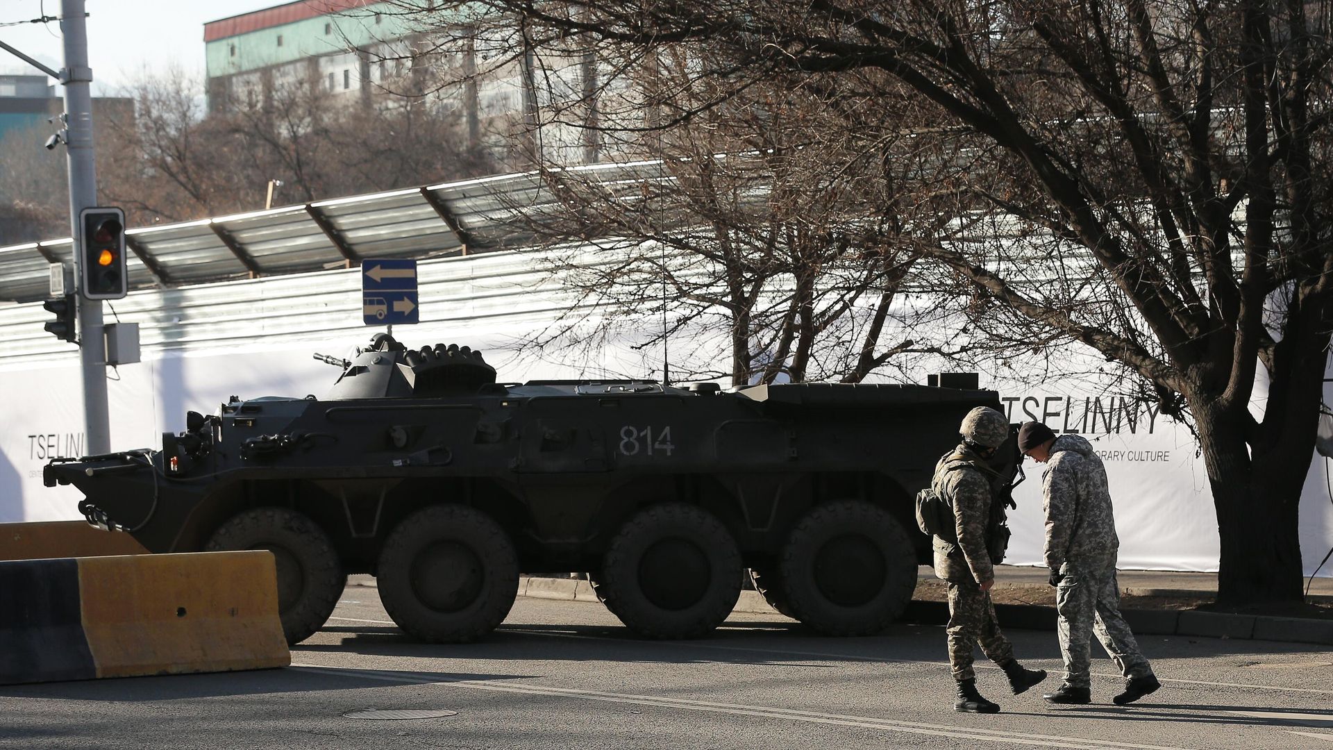 БТР и военнослужащие на улицах Алма-Аты БТР и военнослужащие на улицах Алма-Аты - РИА Новости, 1920, 16.01.2022