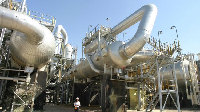 Нефтеперерабатывающий завод Тенгиз в Казахстане
