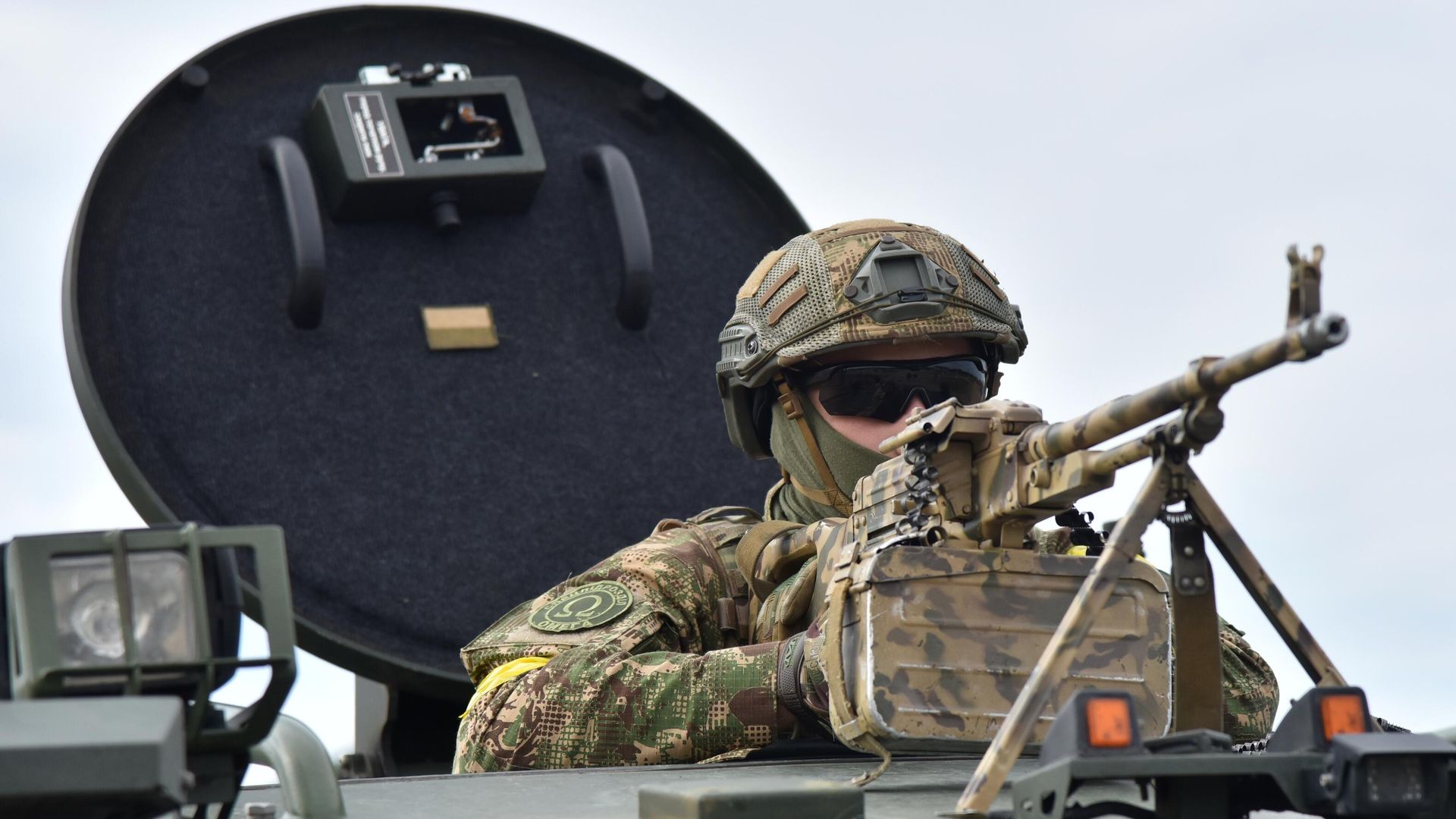 Военнослужащий Украины во время совместных военных учений Украины и стран НАТО Военнослужащий Украины во время совместных военных учений Украины и стран НАТО - РИА Новости, 1920, 03.04.2022