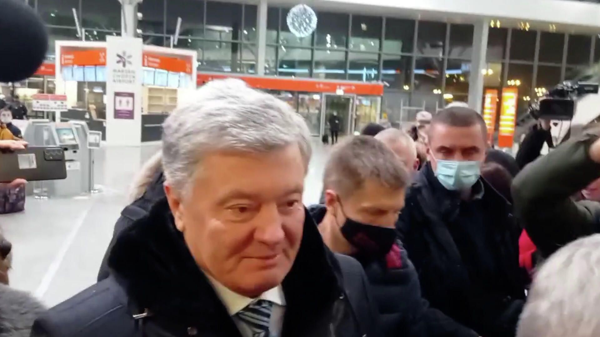 Порошенко вылетает в Киев, где состоится суд по делу о госизмене Порошенко вылетает в Киев, где состоится суд по делу о госизмене - РИА Новости, 1920, 17.01.2022