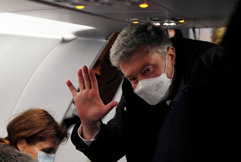 Петр Порошенко в самолете перед вылетом в Киев из Варшавы Петр Порошенко в самолете перед вылетом в Киев из Варшавы
