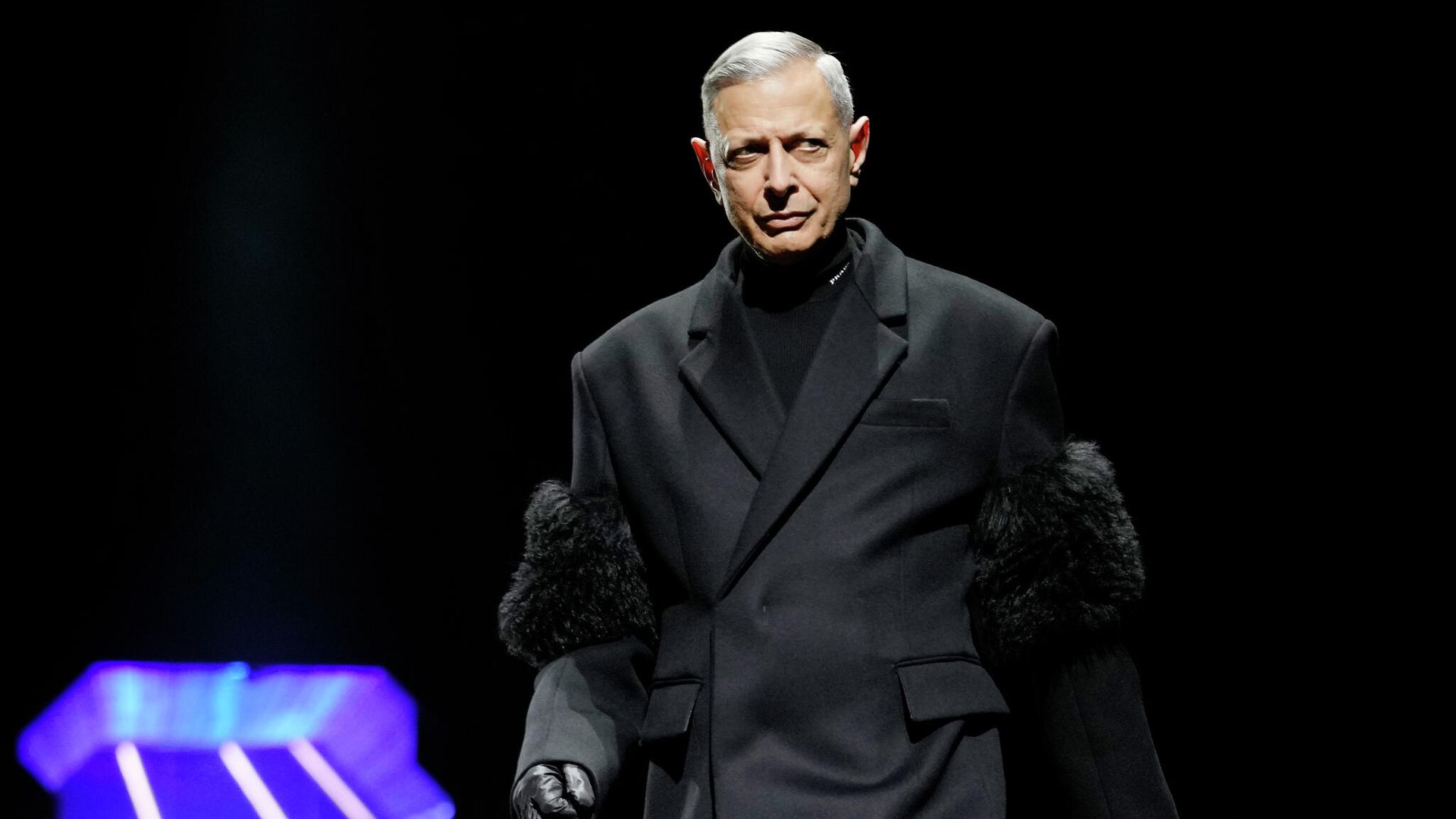 Американский актер Джефф Голдблюм на показе мужской коллекции Prada осень-зима 2022-23, представленной на Неделе моды в Милане, Италия Американский актер Джефф Голдблюм на показе мужской коллекции Prada осень-зима 2022-23, представленной на Неделе моды в Милане, Италия - РИА Новости, 1920, 17.01.2022