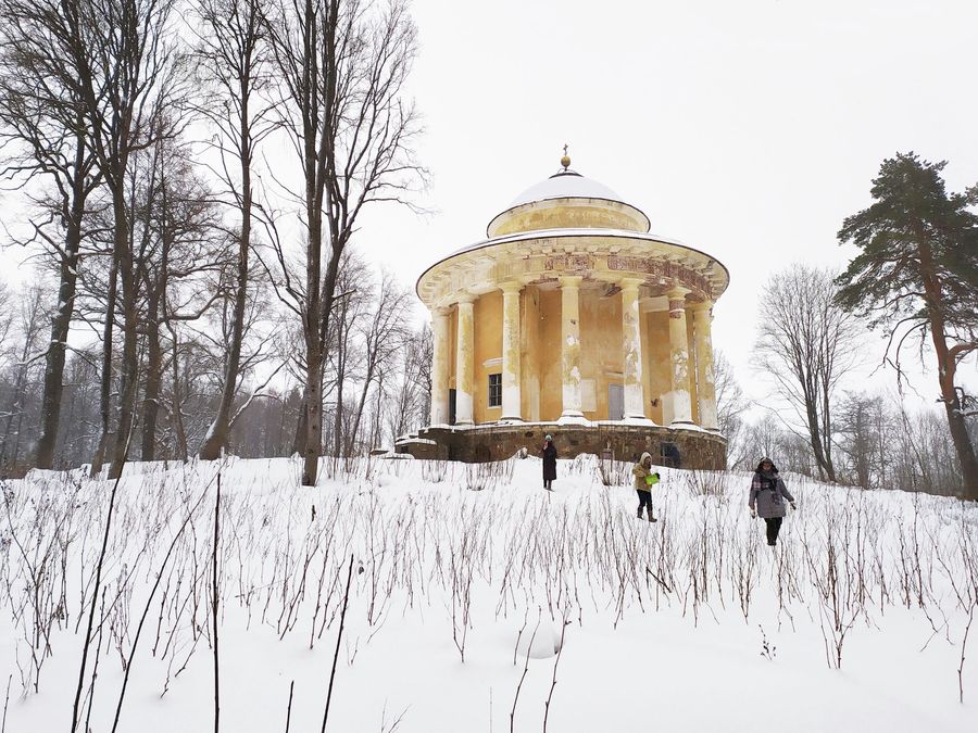 Никольская церковь-усыпальница — один из шедевров Николая Львова Никольская церковь-усыпальница — один из шедевров Николая Львова