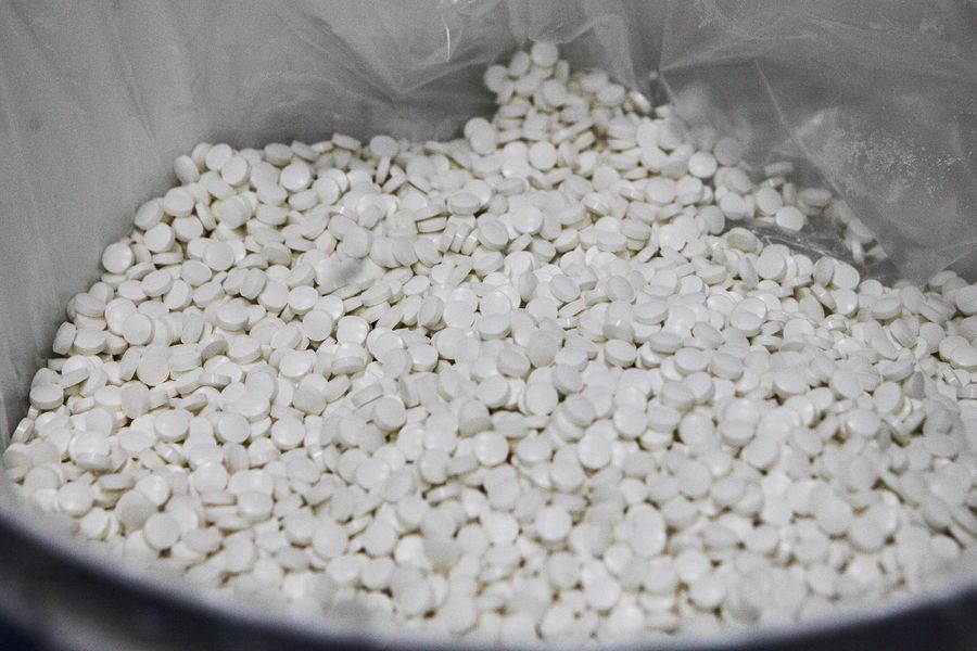 Готовая продукция в одном из цехов фармацевтического завода компании ЗАО Биоком в Ставрополе