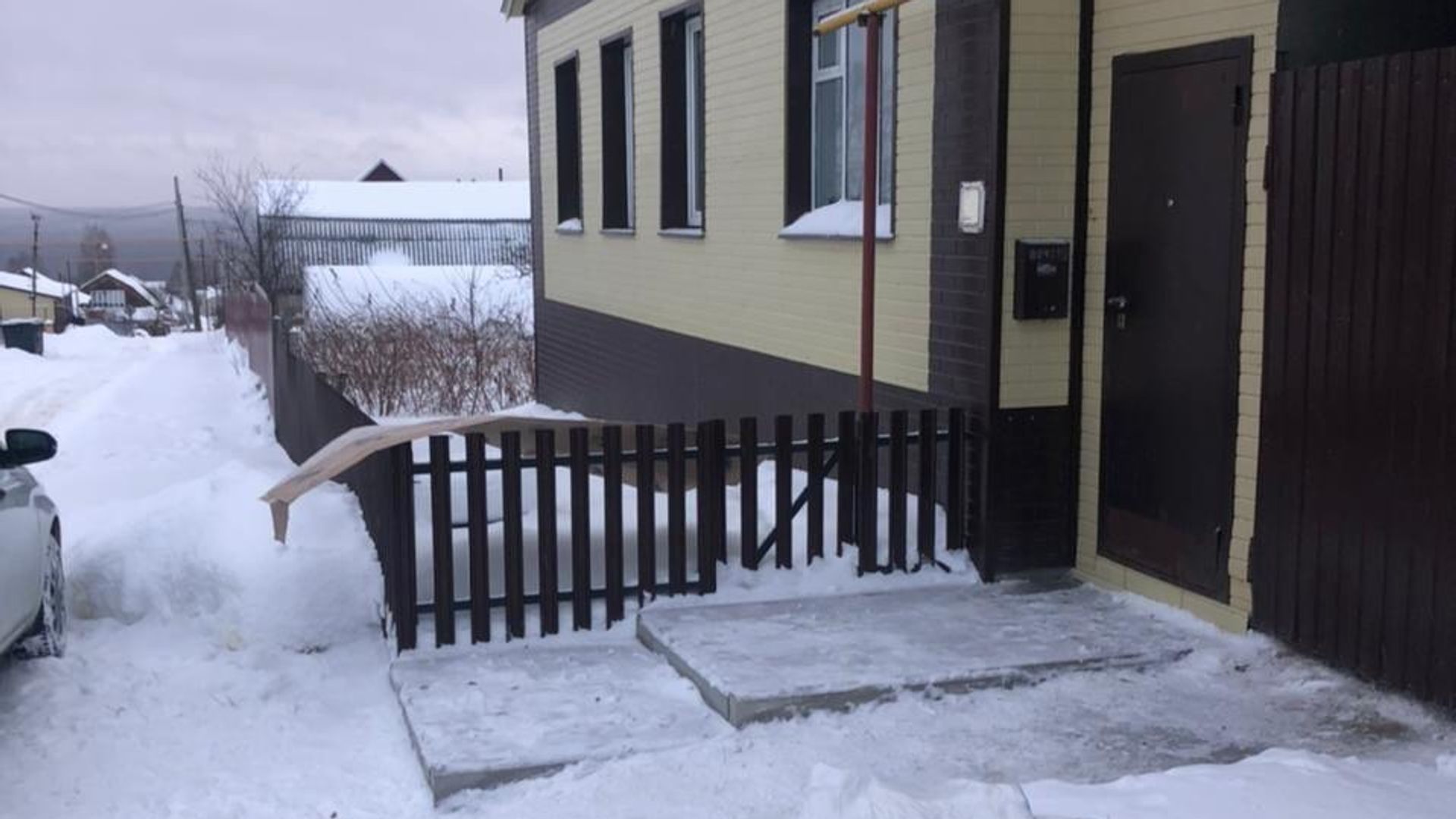 Дом в городе Ардатове, на крыльце которого была обнаружена новорожденная девочка Дом в городе Ардатове, на крыльце которого была обнаружена новорожденная девочка - РИА Новости, 1920, 19.01.2022