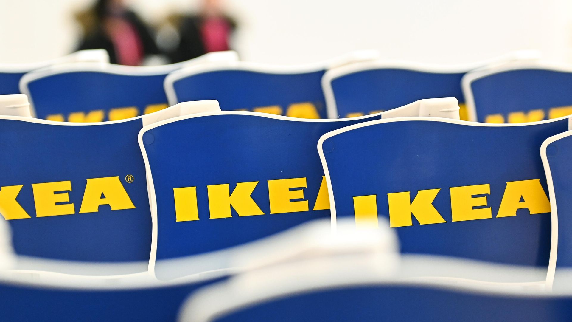 Флажки с логотипом в магазине IKEA Флажки с логотипом в магазине IKEA - РИА Новости, 1920, 16.11.2022