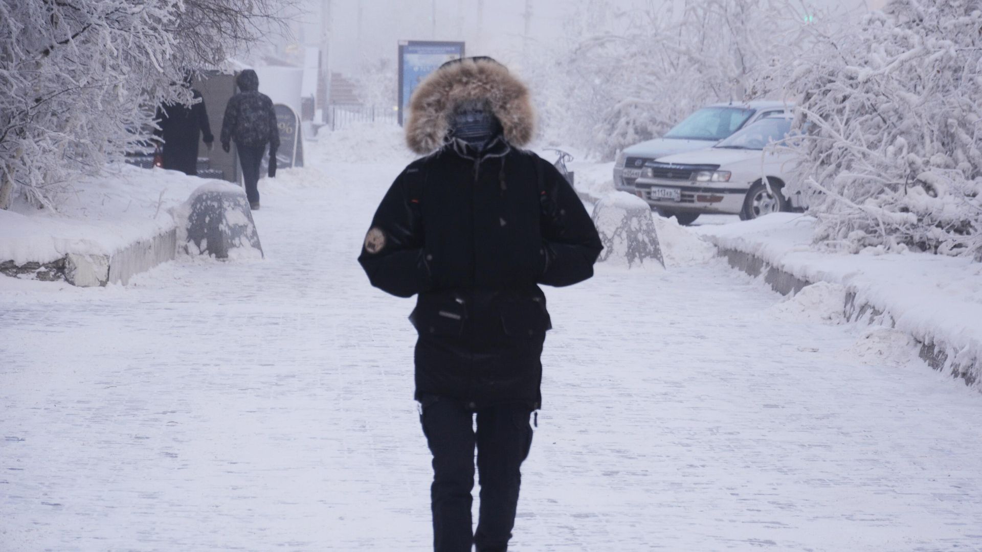 Местные жители на одной из улиц города Якутска - РИА Новости, 1920, 10.01.2023