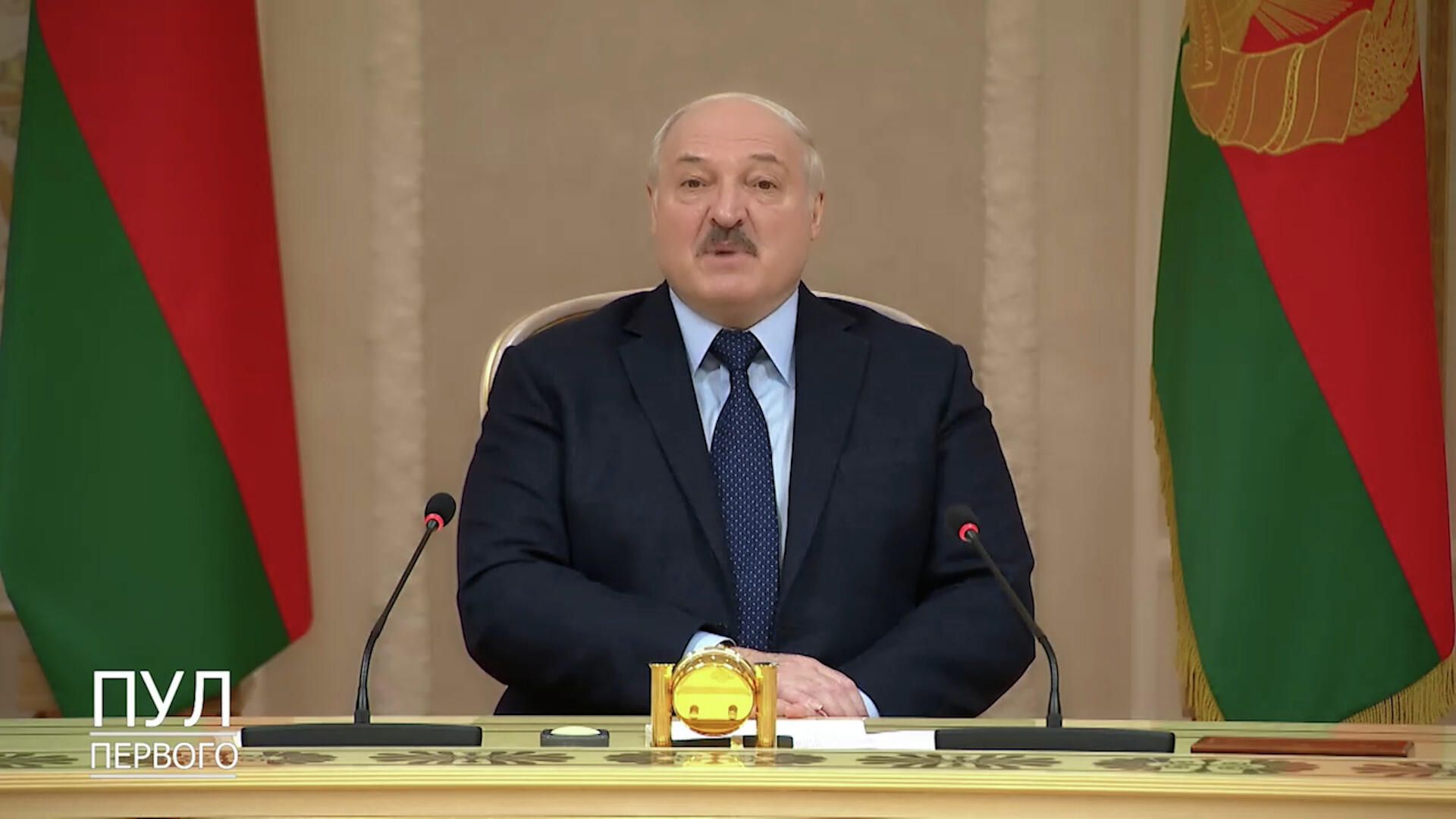 Лукашенко заявил, что снова переболел коронавирусом Лукашенко заявил, что снова переболел коронавирусом - РИА Новости, 1920, 20.01.2022