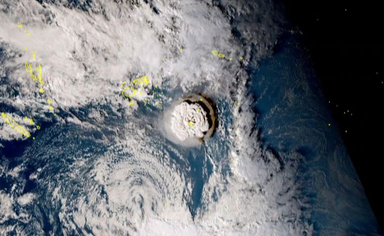 Кадр, снятый японским спутником Himawari-8 Кадр, снятый японским спутником Himawari-8