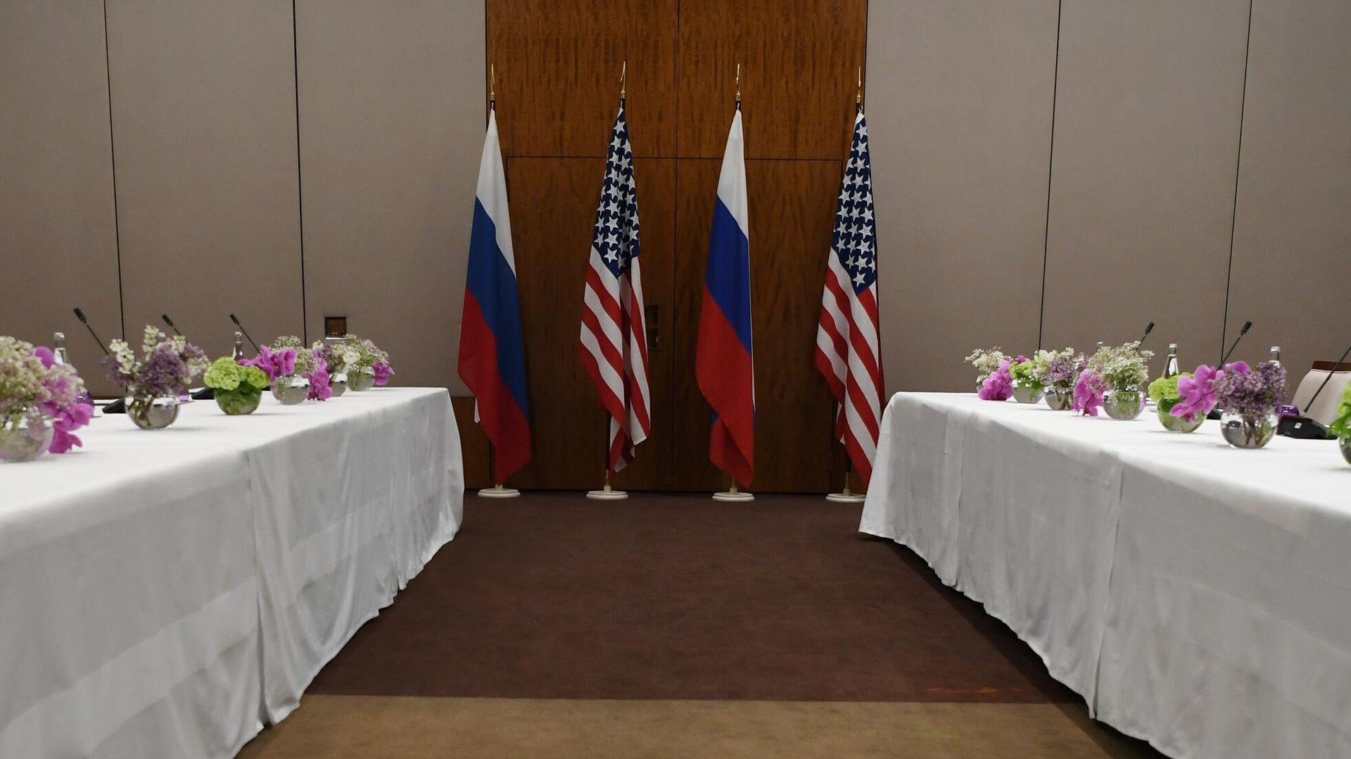 Флаги России и США Флаги России и США - РИА Новости, 1920, 21.01.2022
