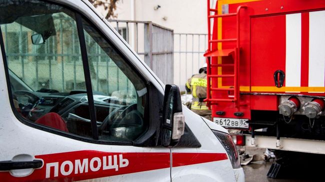 Автомобиль скорой помощи и пожарная машина