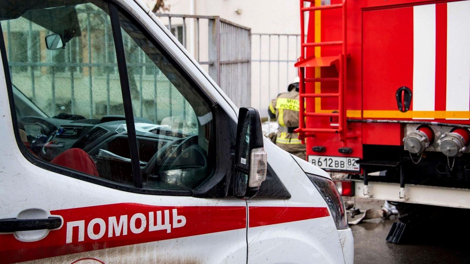 Автомобиль скорой помощи и пожарная машина Автомобиль скорой помощи и пожарная машина - РИА Новости, 1920, 16.11.2022