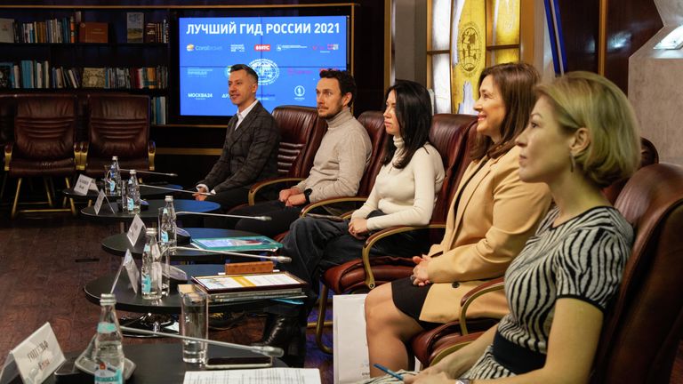В РГО состоялась церемония награждения лучшего гида России В РГО состоялась церемония награждения лучшего гида России