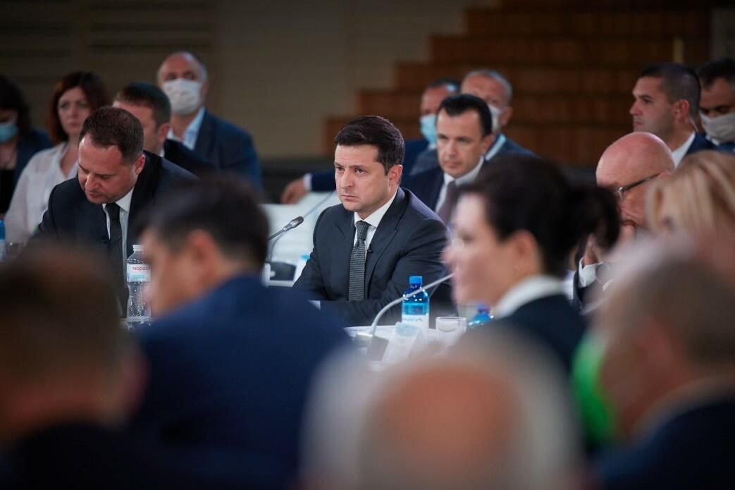 Президент Украины Владимир Зеленский и глава Офиса президента Андрей Ермак Президент Украины Владимир Зеленский и глава Офиса президента Андрей Ермак - РИА Новости, 1920, 28.11.2025