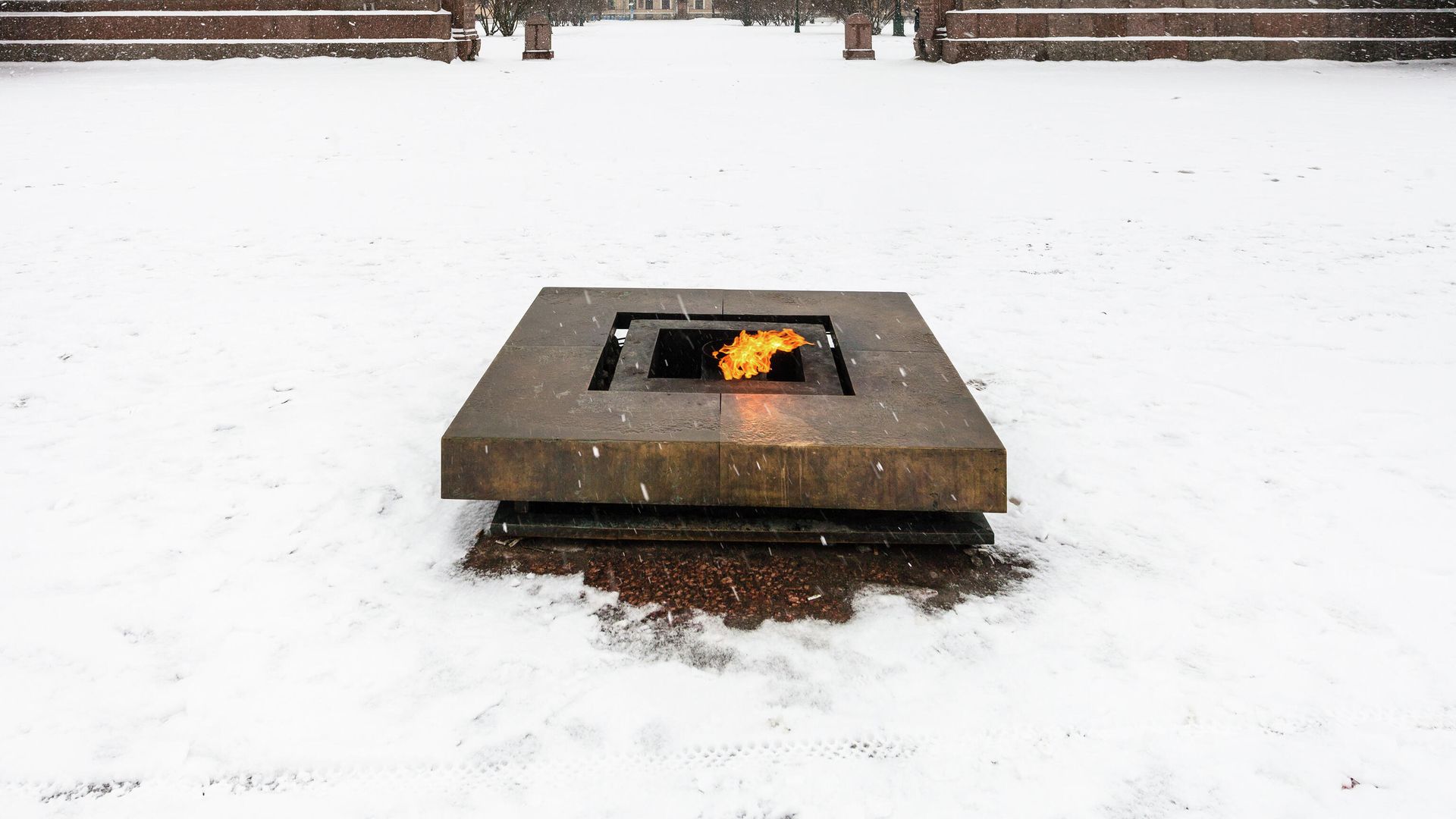 Вечный огонь на Марсовом поле в Санкт-Петербурге Вечный огонь на Марсовом поле в Санкт-Петербурге - РИА Новости, 1920, 23.01.2022