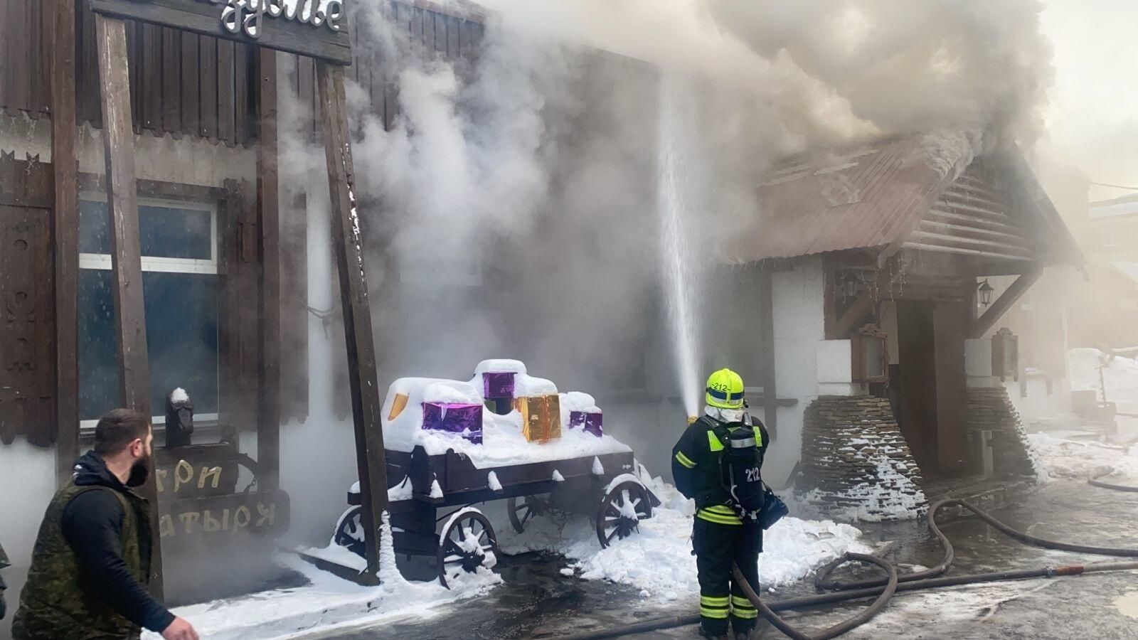 Пожар в ресторане в поселке Андреевка, Солнечногорский городской округ Пожар в ресторане в поселке Андреевка, Солнечногорский городской округ - РИА Новости, 1920, 23.01.2022