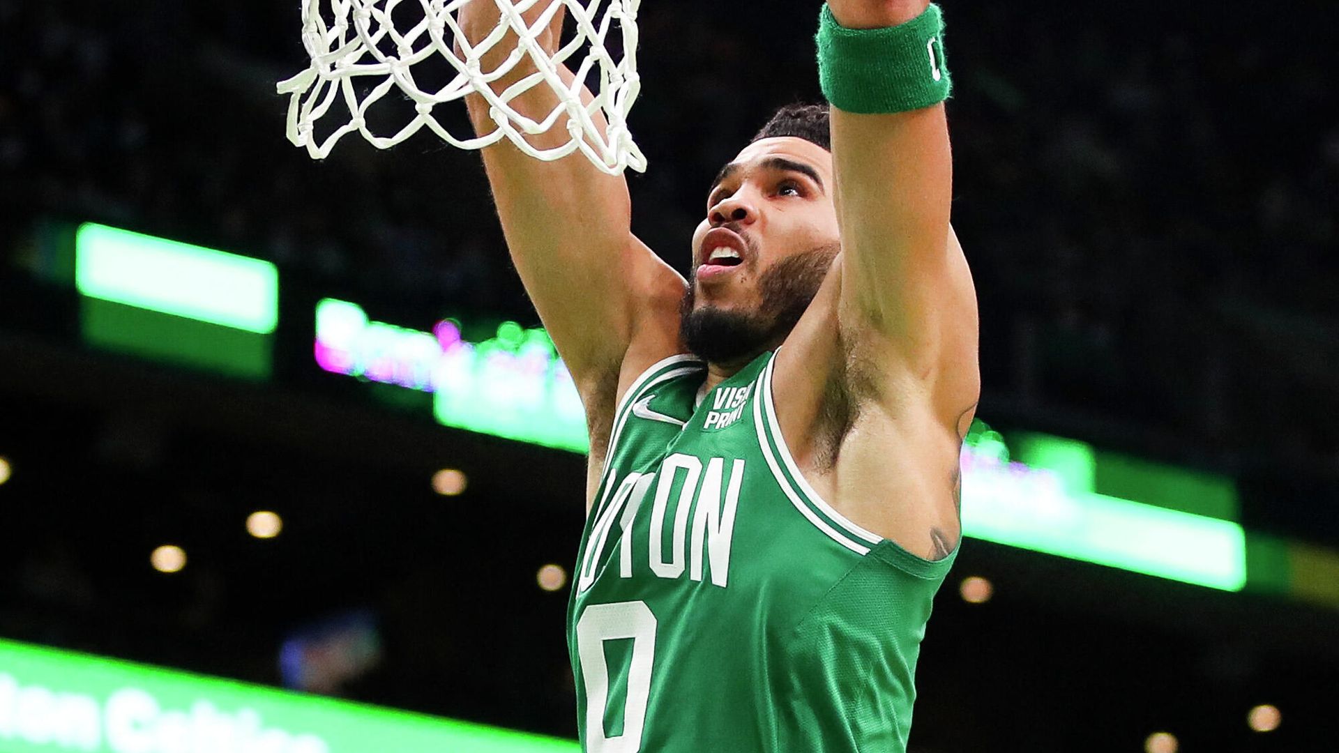 BOSTON, MA - JANUARY 19: Jayson Tatum #0 of the Boston Celtics dunks the ball during a game aghast the Charlotte Hornets at TD Garden on January 19, 2022 in Boston, Massachusetts. NOTE TO USER: User expressly acknowledges and agrees that, by downloading and or using this photograph, User is consenting to the terms and conditions of the Getty Images License Agreement.   Adam Glanzman/Getty Images/AFP (Photo by Adam Glanzman / GETTY IMAGES NORTH AMERICA / Getty Images via AFP) - РИА Новости, 1920, 24.01.2022
