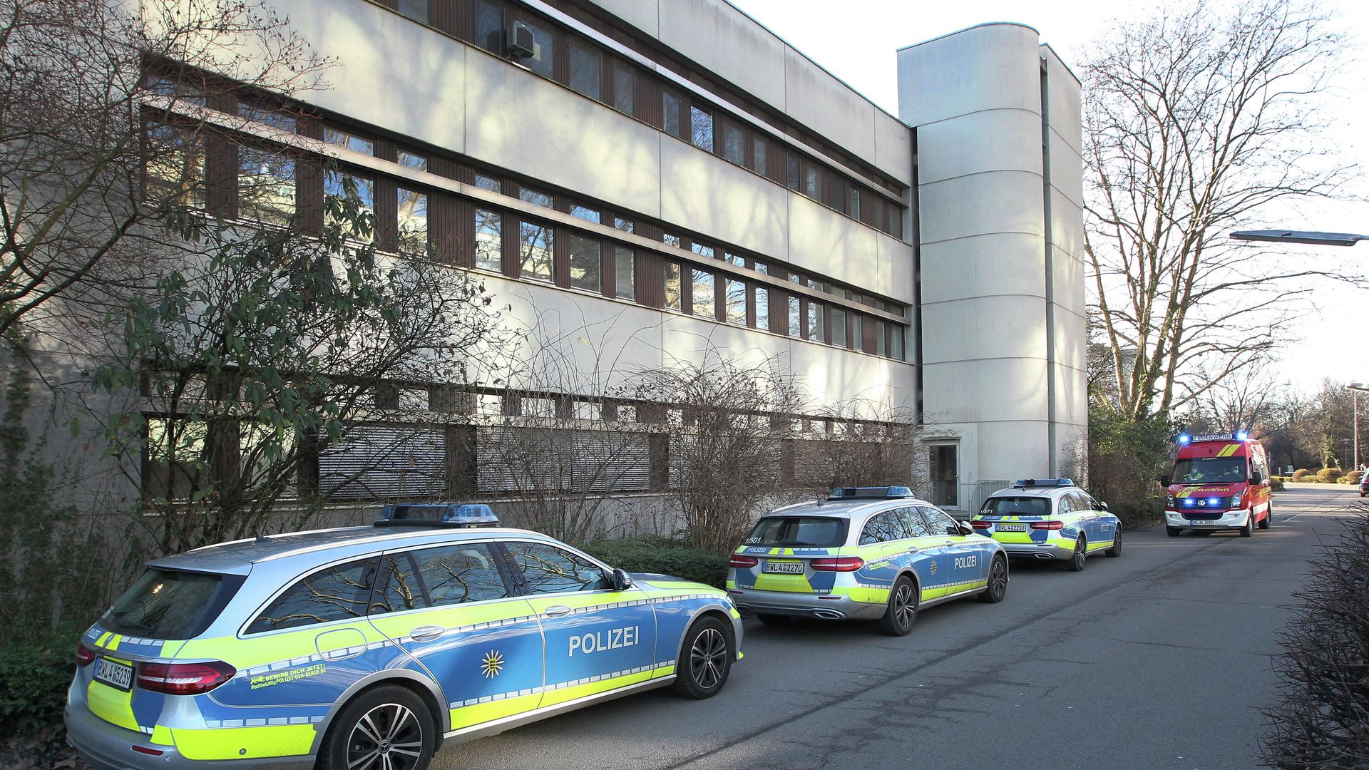 Полицейские автомобили на территории кампуса университета в Гейдельберге, после того, как там была открыта стрельба Полицейские автомобили на территории кампуса университета в Гейдельберге, после того, как там была открыта стрельба - РИА Новости, 1920, 24.01.2022