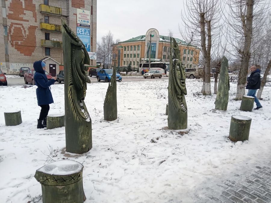 Изображения коми-пермяцких идолов. Аллея Кудым-Оша Изображения коми-пермяцких идолов. Аллея Кудым-Оша