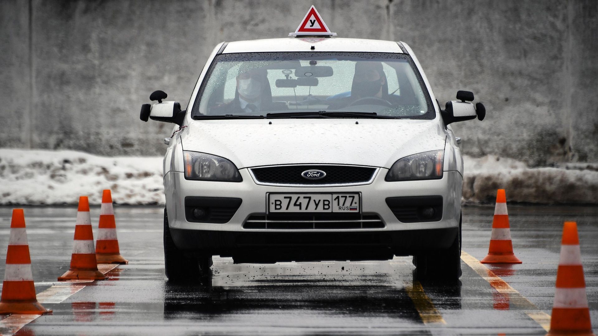 Сдача практического экзамена на право управления автотранспортом категории B Сдача практического экзамена на право управления автотранспортом категории B - РИА Новости, 1920, 29.03.2024