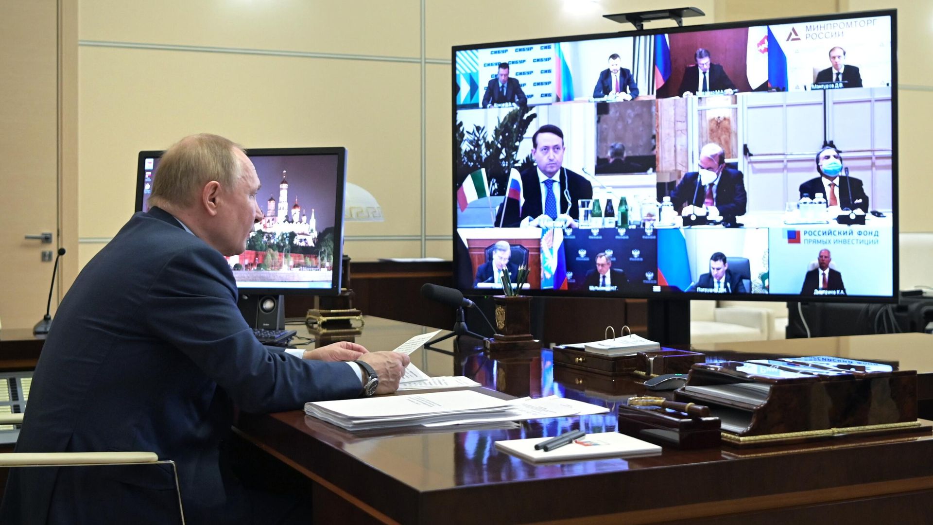 Президент РФ Владимир Путин в режиме видеоконференции проводит встречу с руководителями ведущих итальянских компаний Президент РФ Владимир Путин в режиме видеоконференции проводит встречу с руководителями ведущих итальянских компаний - РИА Новости, 1920, 26.01.2022