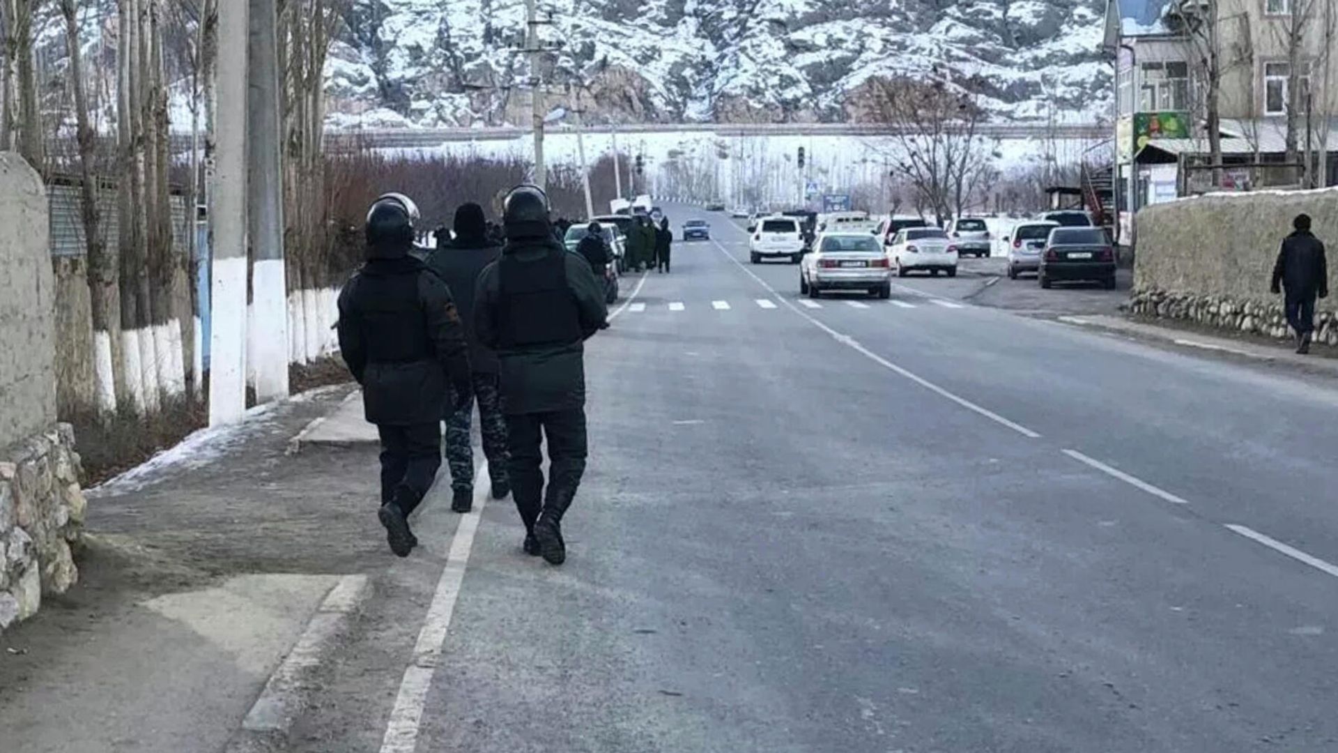 Военнослужащие на границе Киргизии и Таджикистана Военнослужащие на границе Киргизии и Таджикистана - РИА Новости, 1920, 27.01.2022