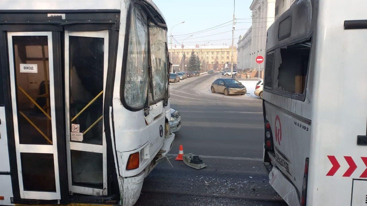 ДТП с участием двух автобусов на остановке Луч в Красноярске ДТП с участием двух автобусов на остановке Луч в Красноярске - РИА Новости, 1920, 28.01.2022