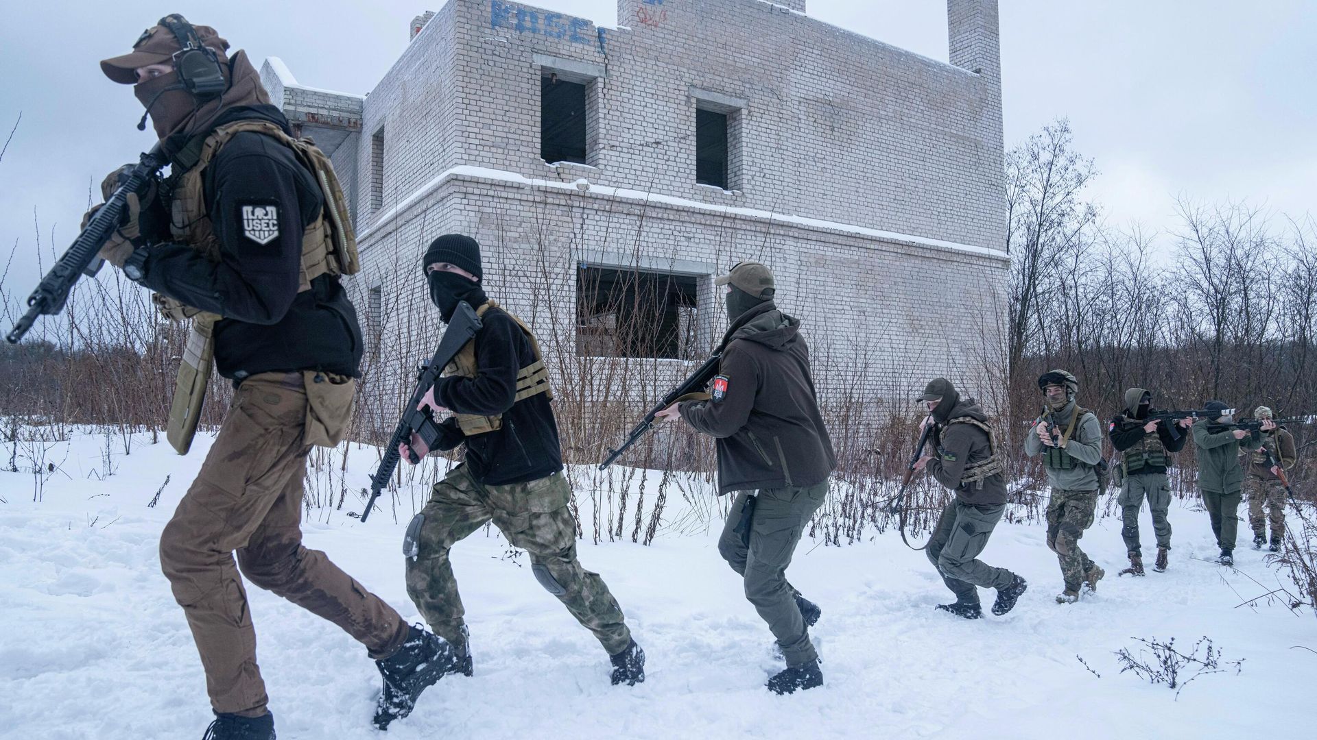 Члены украинской ультраправой группировки Члены украинской ультраправой группировки - РИА Новости, 1920, 03.01.2026