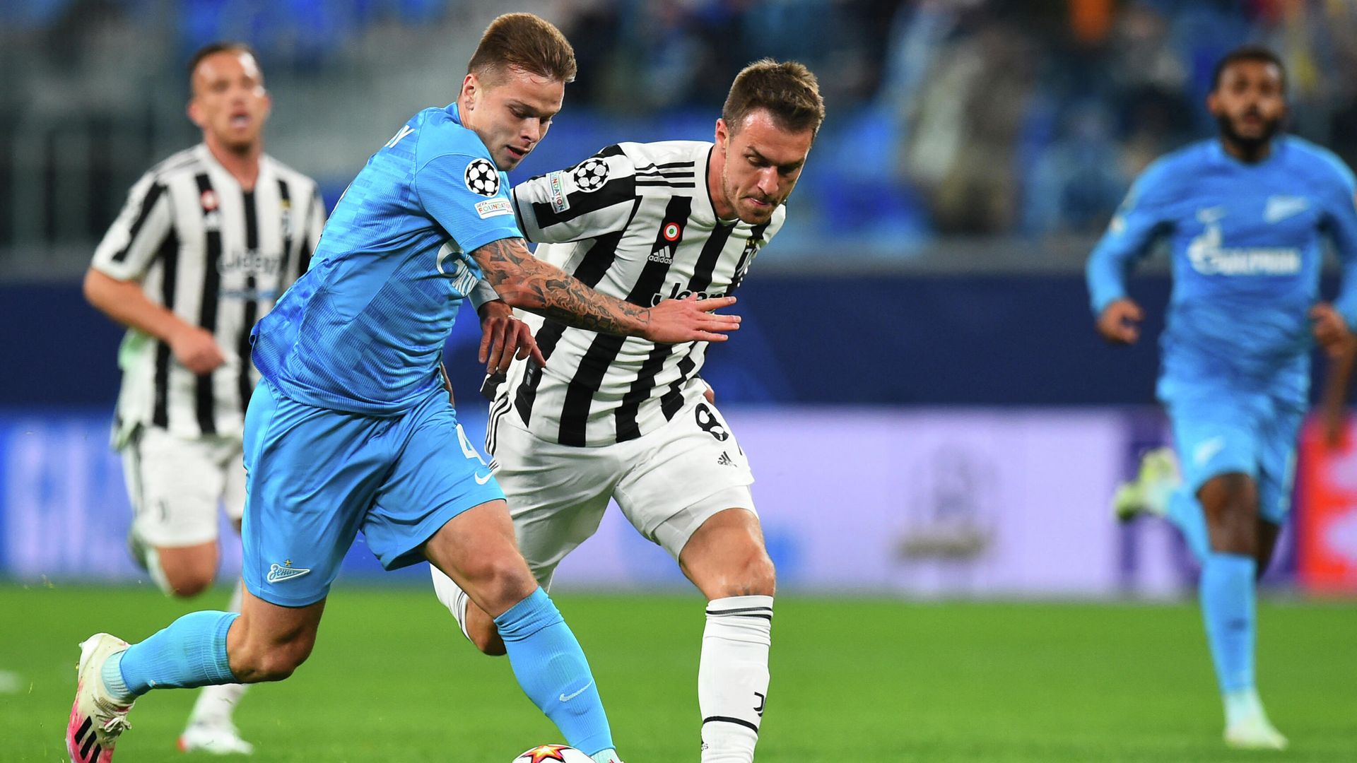 Zenit St. Petersburg's Russian defender Danil Krugovoy and Juventus' Welsh midfielder Aaron Ramsey vie for the ball during the UEFA Champions League football match between Zenit St. Petersburg and Juventus in Saint Petersburg on October 20, 2021. (Photo by Olga MALTSEVA / AFP) Zenit St. Petersburg's Russian defender Danil Krugovoy and Juventus' Welsh midfielder Aaron Ramsey vie for the ball during the UEFA Champions League football match between Zenit St. Petersburg and Juventus in Saint Petersburg on October 20, 2021. (Photo by Olga MALTSEVA / AFP) - РИА Новости, 1920, 01.02.2022