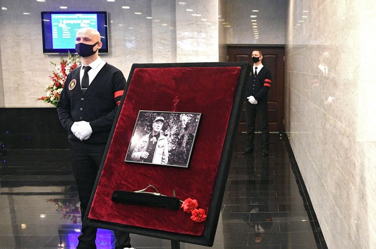 Прощание с народным артистом РСФСР Леонидом Куравлевым в ЦКБ №1 в Москве Прощание с народным артистом РСФСР Леонидом Куравлевым в ЦКБ №1 в Москве