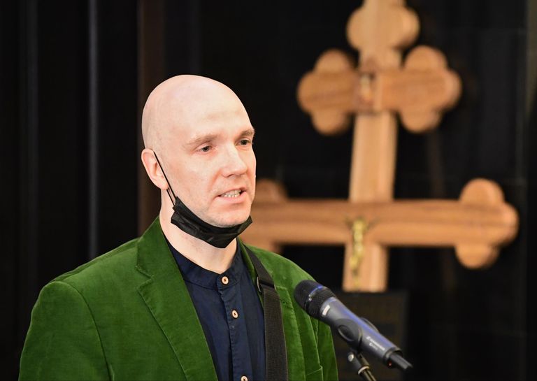 Сын народного артиста РСФСР Леонида Куравлева Василий на траурной церемонии Сын народного артиста РСФСР Леонида Куравлева Василий на траурной церемонии