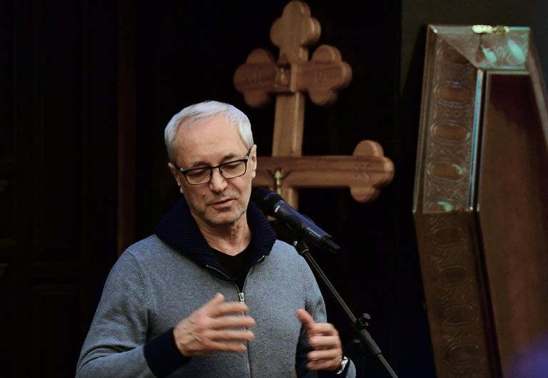 Актер, режиссер, депутат Московской городской думы Евгений Герасимов на церемонии прощания с народным артистом РСФСР Леонидом Куравлевым Актер, режиссер, депутат Московской городской думы Евгений Герасимов на церемонии прощания с народным артистом РСФСР Леонидом Куравлевым