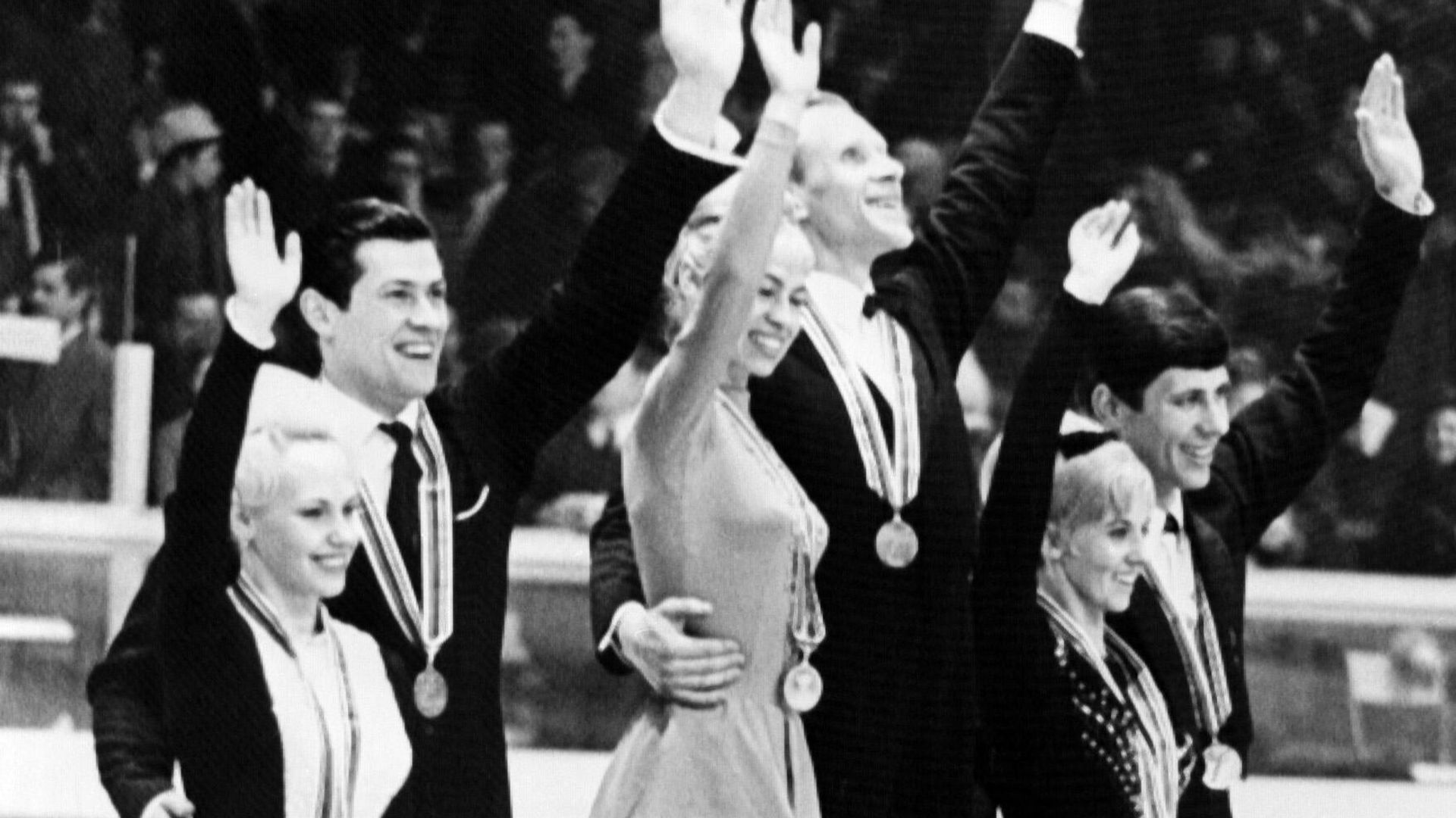 Церемония награждения фигуристов на Олимпийских играх 1964 года Церемония награждения фигуристов на Олимпийских играх 1964 года - РИА Новости, 1920, 03.02.2022