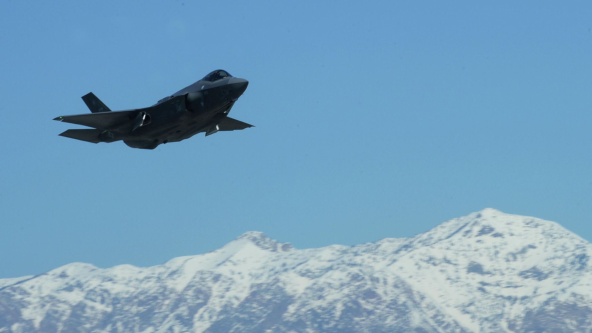 Американский истребитель F-35A Lightning II Американский истребитель F-35A Lightning II - РИА Новости, 1920, 06.02.2024