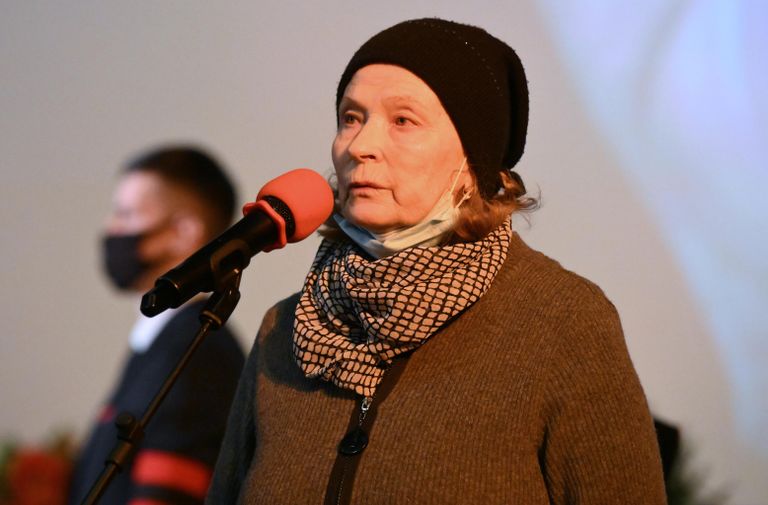 Актриса Людмила Зайцева выступает на церемонии прощания с Народным артистом РФ, драматургом и режиссером Виктором Мережко в Центральном доме кинематографистов Актриса Людмила Зайцева выступает на церемонии прощания с Народным артистом РФ, драматургом и режиссером Виктором Мережко в Центральном доме кинематографистов