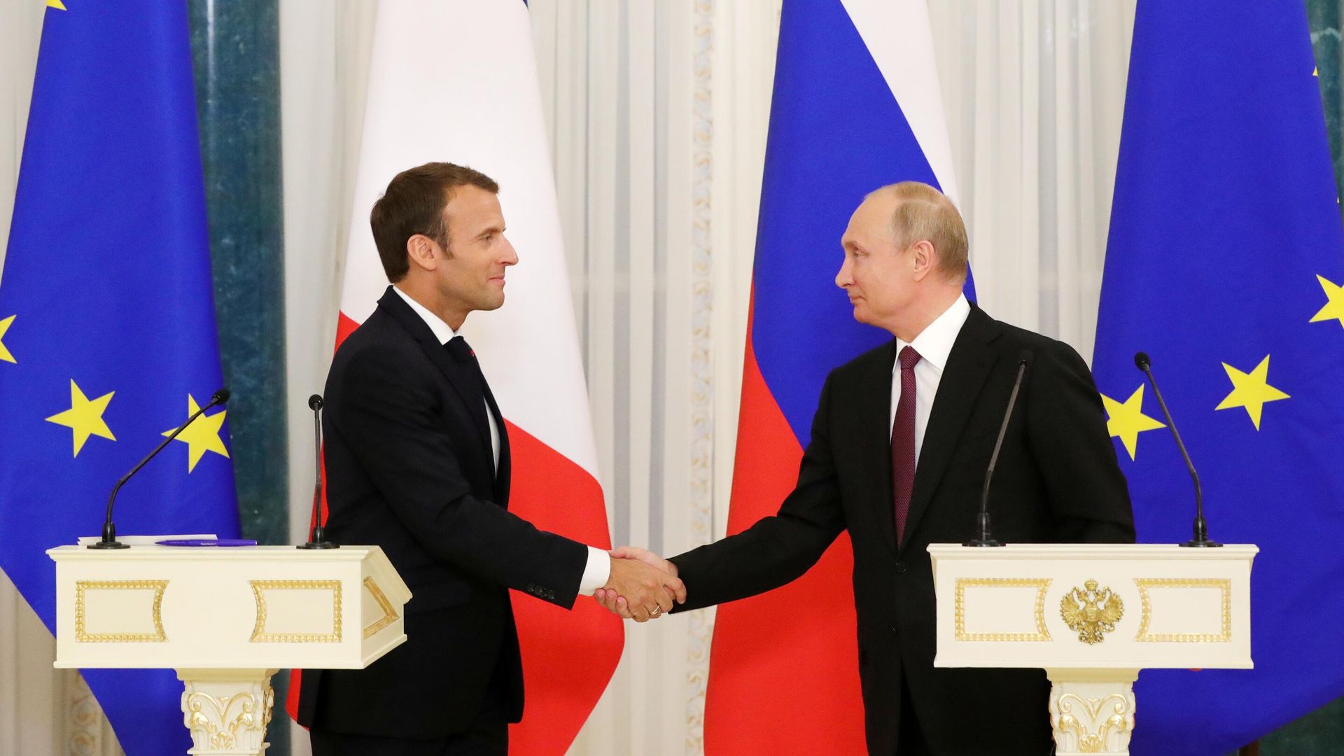 Президент России Владимир Путин и президент Франции Эммануэль Макрон Президент России Владимир Путин и президент Франции Эммануэль Макрон - РИА Новости, 1920, 07.02.2022