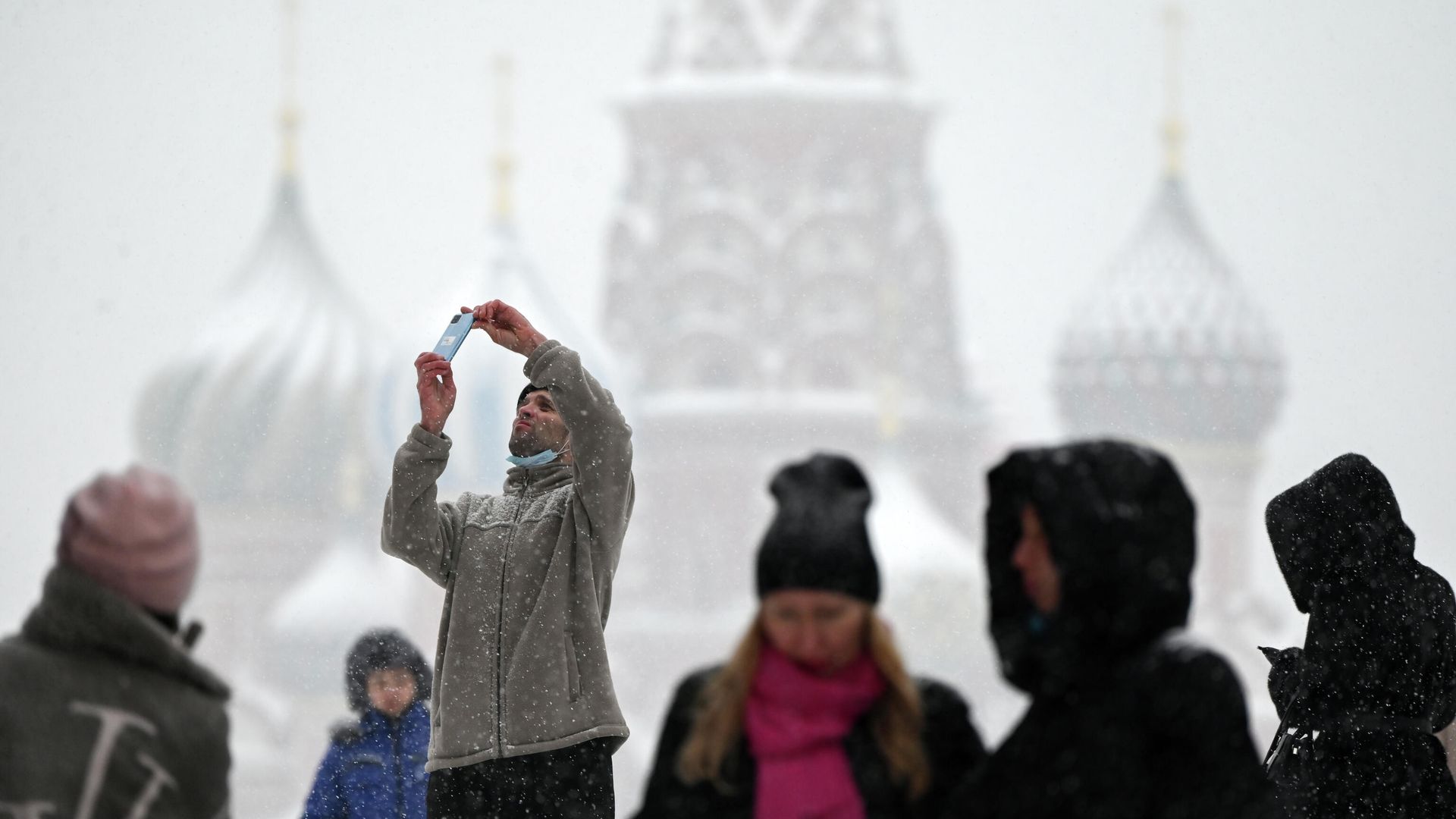 Туристы на Красной площади в Москве Туристы на Красной площади в Москве - РИА Новости, 1920, 28.12.2022