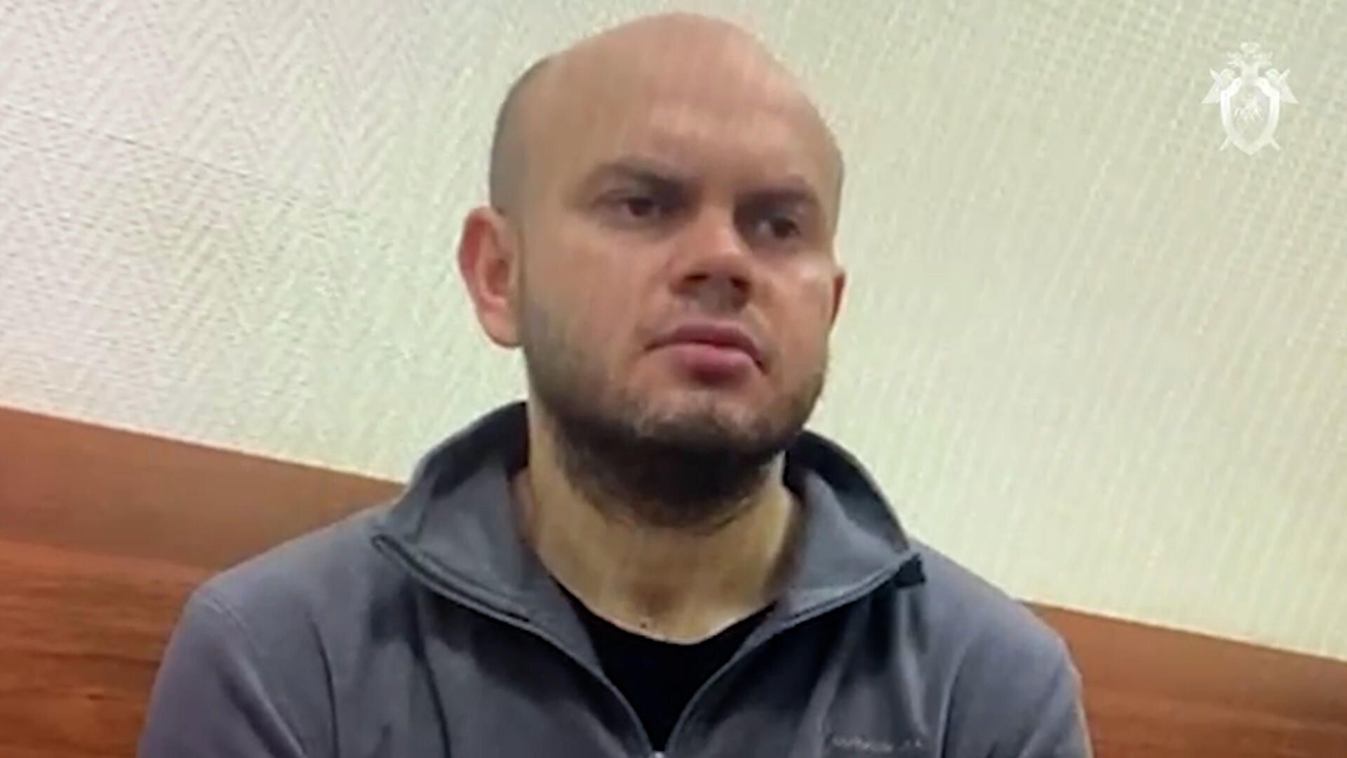 Подозреваемый в убийстве Мисс Кузбасс — 2010 на следственном эксперименте Подозреваемый в убийстве Мисс Кузбасс — 2010 на следственном эксперименте - РИА Новости, 1920, 07.02.2022