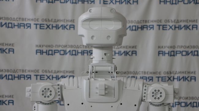Антропоморфный робот нового поколения Теледроид