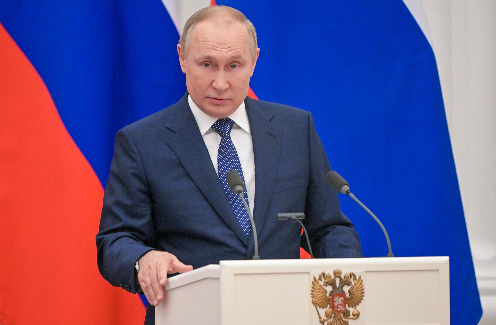 Президент РФ Владимир Путин на пресс-конференции по итогам переговоров с президентом Франции Эммануэлем Макроном в Кремле Президент РФ Владимир Путин на пресс-конференции по итогам переговоров с президентом Франции Эммануэлем Макроном в Кремле - РИА Новости, 1920, 08.02.2022
