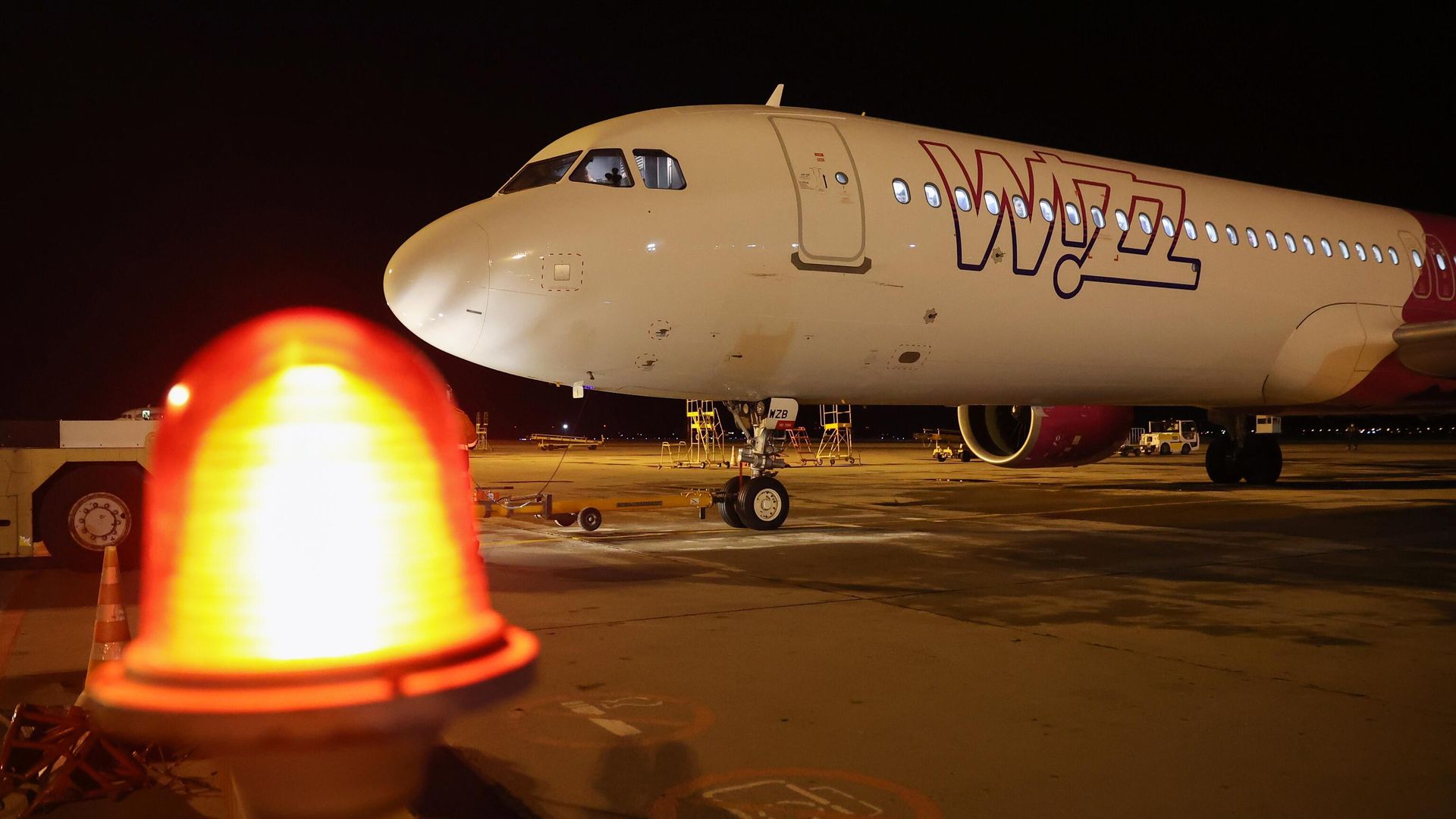 Самолет Airbus A321 neo авиакомпании Wizz Air Abu Dhabi - РИА Новости, 1920, 27.01.2025