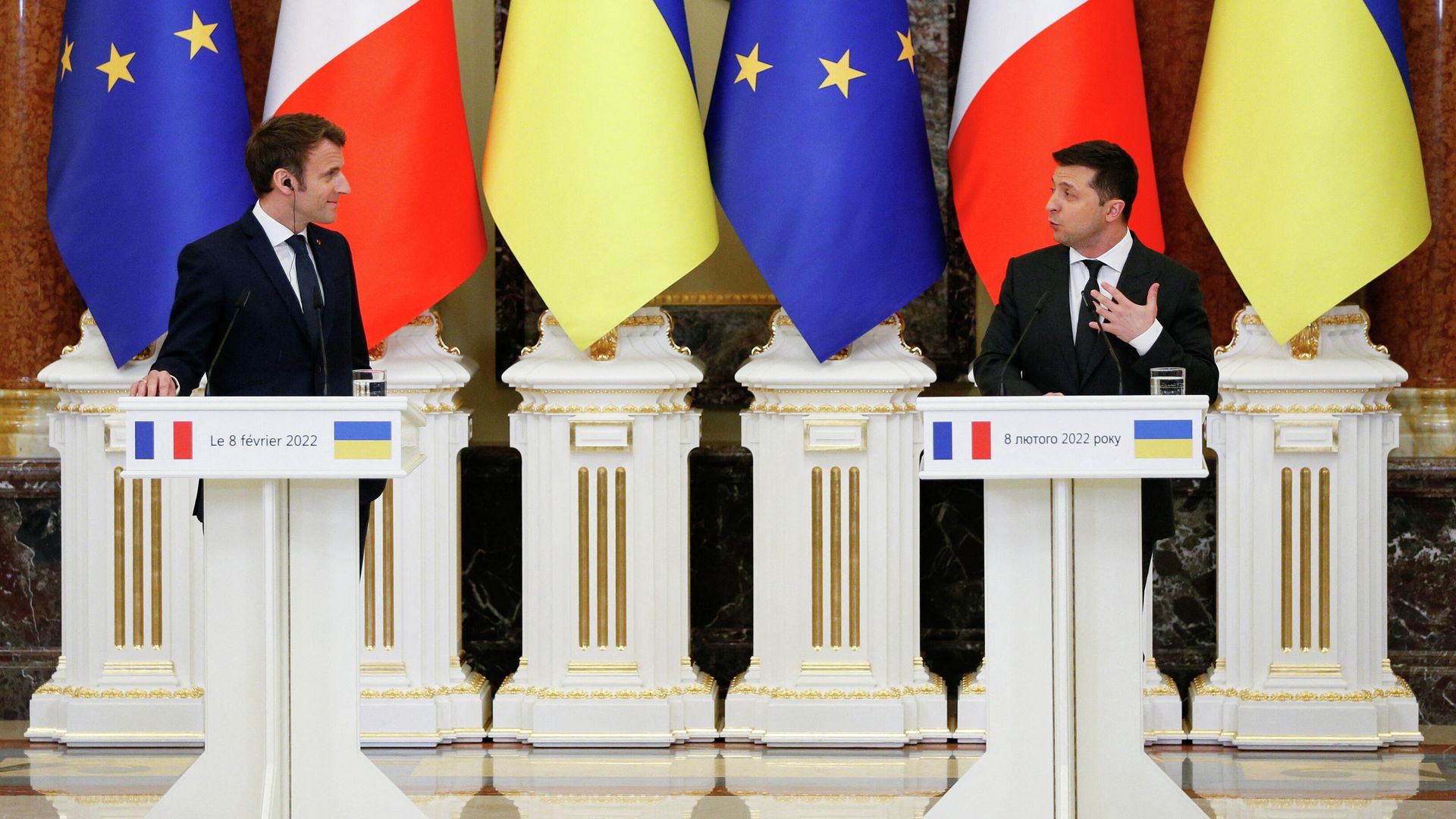 Президент Франции Эммануэль Макрон и президент Украины Владимир Зеленский во время пресс-конференции после переговоров в Киеве Президент Франции Эммануэль Макрон и президент Украины Владимир Зеленский во время пресс-конференции после переговоров в Киеве - РИА Новости, 1920, 12.02.2022